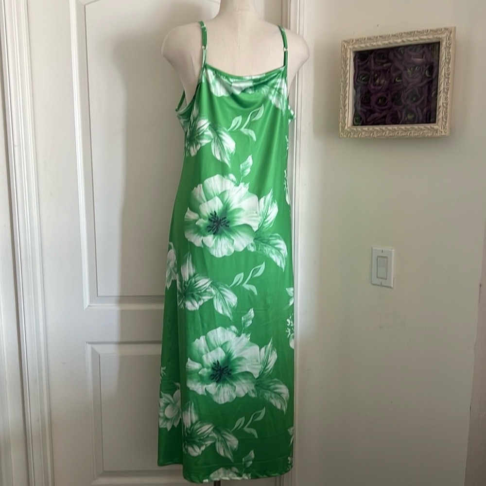 Maxi~Dress / Spaghetti Straps / Green & White Floral - Picture 10 of 11